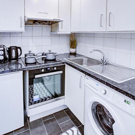 Hyde Park Apartment 2 Bedroom London Eksteriør billede